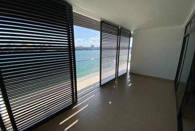 3 Bed Apartment with En Suite at As1930