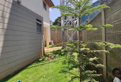4 Bed Townhouse with En Suite at Near Isk - 2