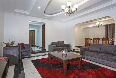 6 Bed House with En Suite at Hillcrest Dr - 2