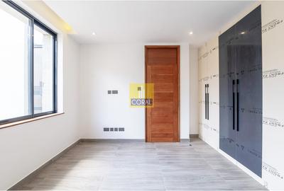 5 Bed Villa in Lavington - 4