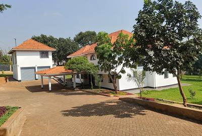 5 Bed House with En Suite at Ridgeways - 4
