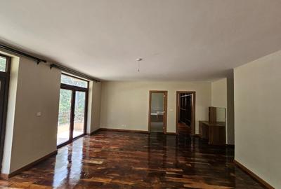 5 Bed Townhouse with En Suite in Lavington - 4