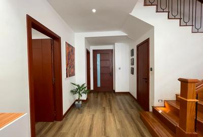 5 Bed Apartment with En Suite in Parklands - 4
