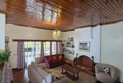 4 Bed House with En Suite in Loresho - 2