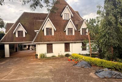 7 Bed House with En Suite in Runda - 2