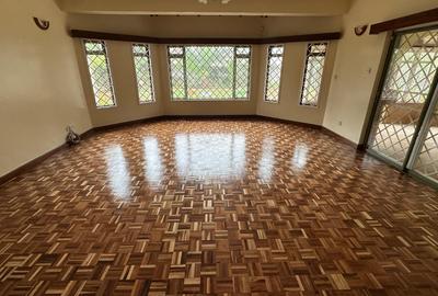 4 Bed House with En Suite at Valley Arcade - 2