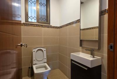 3 Bed Apartment with En Suite in Parklands - 2