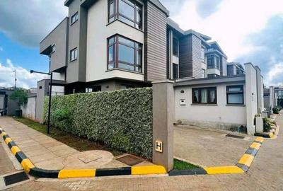 4 Bed Townhouse with En Suite in Langata