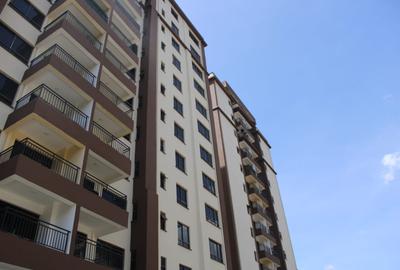 2 Bed Apartment with En Suite in Lavington