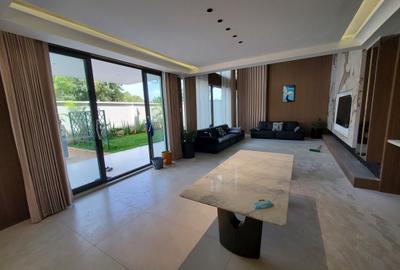 5 Bed Townhouse with En Suite at Lavington - 2