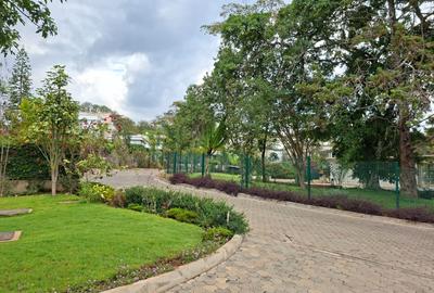 5 Bed Townhouse with En Suite in Karen - 4