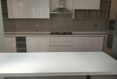 4 Bed Townhouse with En Suite in Lavington - 2