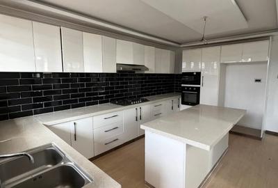 5 Bed House with En Suite at Kamakis - 2