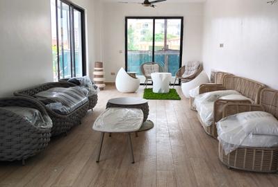 Serviced 2 Bed Apartment with En Suite at 2 Avanue - 3