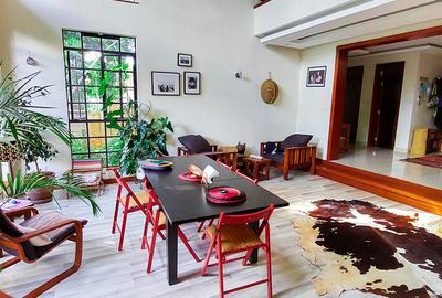 4 Bed House with En Suite in Ridgeways - 4