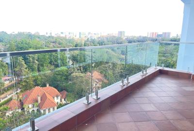 3 Bed Apartment with En Suite in Parklands