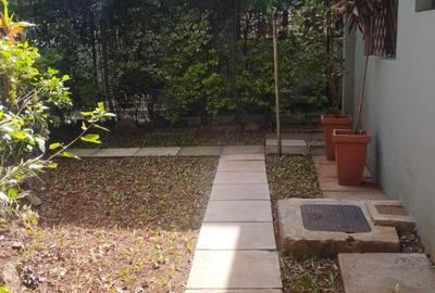 5 Bed Townhouse with En Suite in Lavington - 3