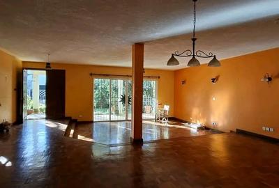 4 Bed Townhouse with En Suite in Spring Valley - 2