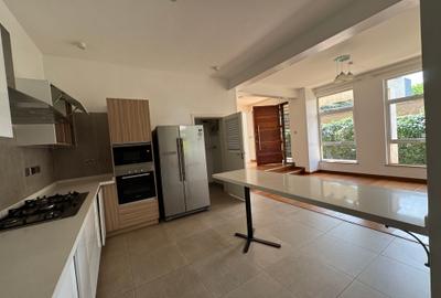 4 Bed Townhouse with En Suite in Lavington - 2