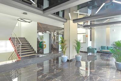 3 Bed Apartment with Swimming Pool in Riverside