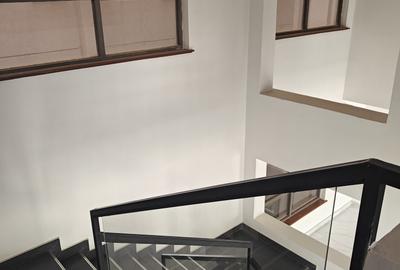 5 Bed Apartment with En Suite in General Mathenge - 2