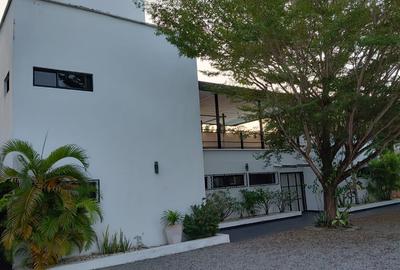 4 Bed Villa with En Suite in Watamu - 4