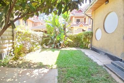 5 Bed Townhouse with En Suite at Lavington - 3