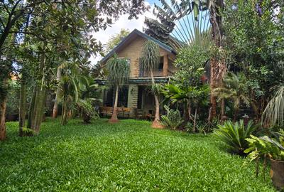 3 Bed Townhouse with En Suite at Nyari Close - 2