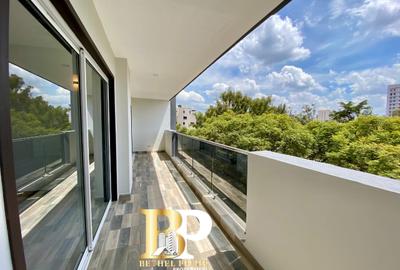 3 Bed Apartment with En Suite in Riverside - 2