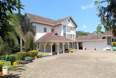 6 Bed House with En Suite at Runda