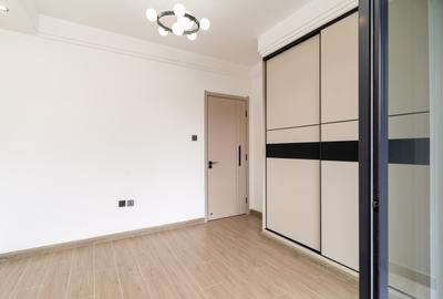 1 Bed Apartment with En Suite at George Padmore Road - 4
