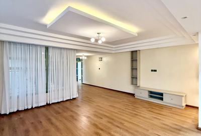 9 Bed House with En Suite in Rosslyn