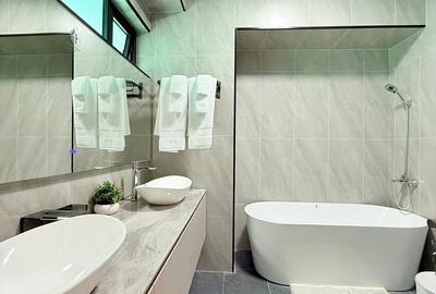 4 Bed Apartment with En Suite at Othaya Road - 3