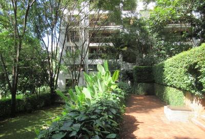 4 Bed Apartment with En Suite at Riverside Drive - 3