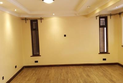 4 Bed Townhouse with En Suite in Lavington - 2