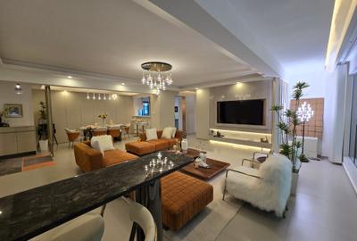 5 Bed Apartment with En Suite in Kilimani