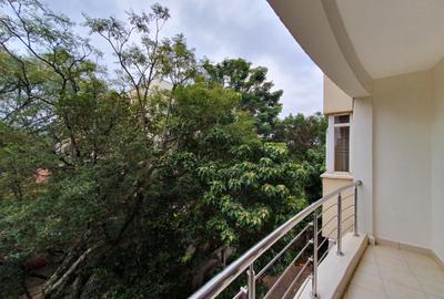 Serviced 2 Bed Apartment with En Suite at Brookside - 2