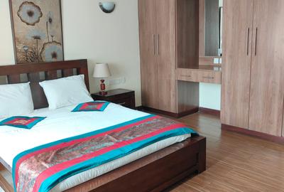 Serviced 2 Bed Apartment with En Suite at Brookside Drive
