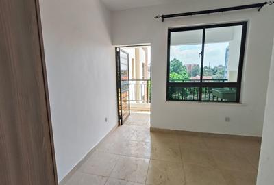 3 Bed Apartment with En Suite at Hatheru Road - 2