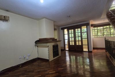 5 Bed Townhouse with En Suite in Lavington - 3