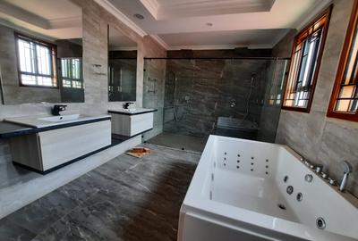6 Bed Townhouse with En Suite in Lavington