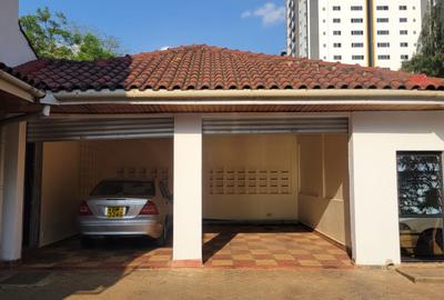 5 Bed House with En Suite at Near Lavington Mall