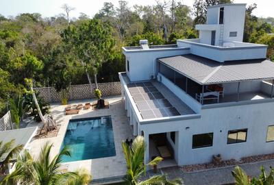 5 Bed Villa with En Suite in Diani