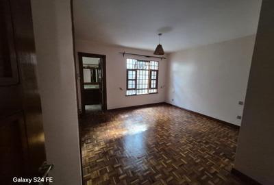 4 Bed Villa with En Suite at Westlands - 2