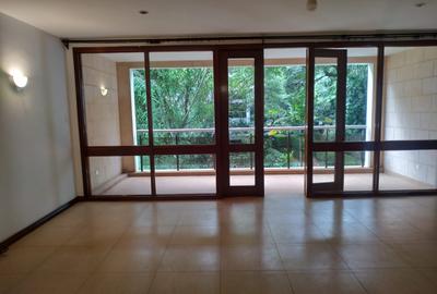 3 Bed Apartment with En Suite in Riverside