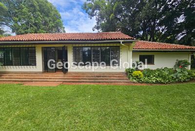 4 Bed House with En Suite in Nyari