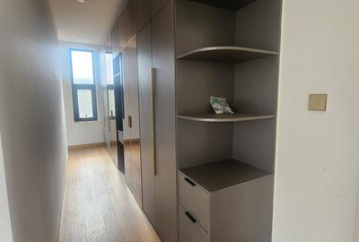 5 Bed Townhouse with En Suite in Lavington - 2