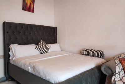 Serviced Studio Apartment with En Suite at Othaya Road