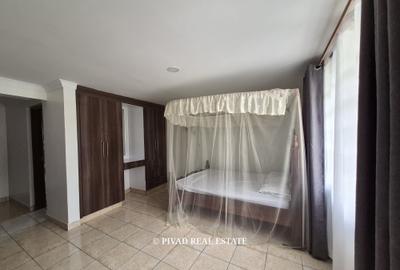 6 Bed House in Garden Estate - 3