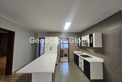 2 Bed Apartment with En Suite in Kileleshwa - 4